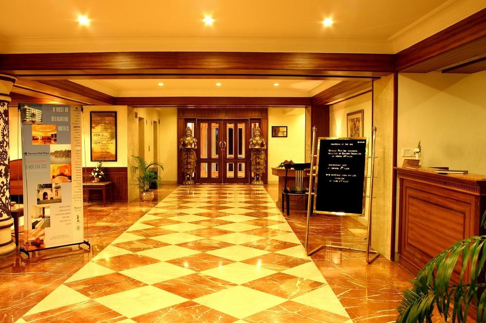 Gokulam Park Hotel Kochi Interior photo
